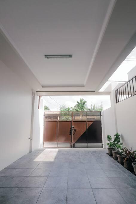 Two Bedroom Residential Home With Own Parking Angeles Luaran gambar